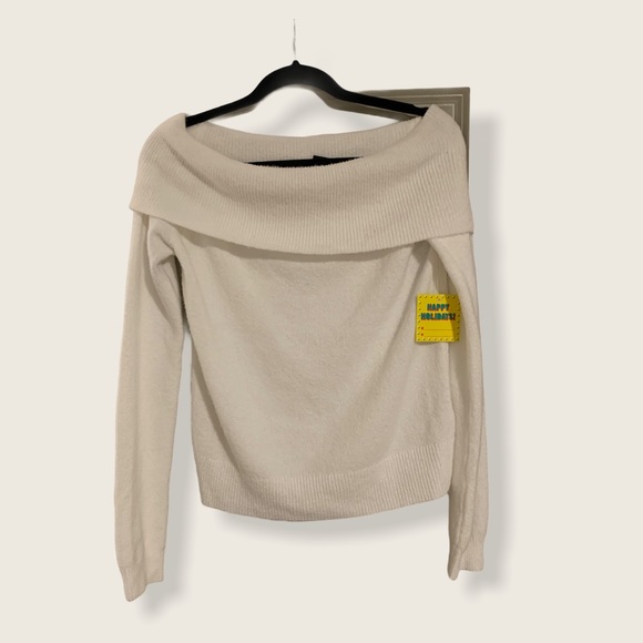 Sweater - Picture 3 of 3